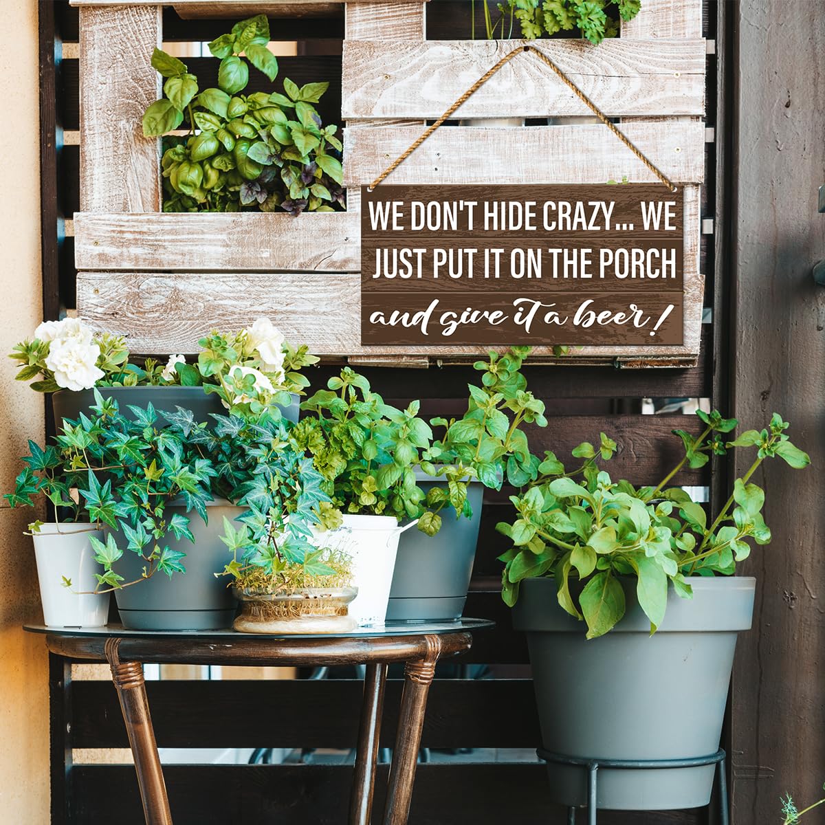 QVUXZ porch sign adds character to outdoor entryways
