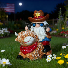 QZZP Solar Highland Cow Gnome in front view glowing at dusk for garden ambiance