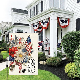 RABUSOFA weather-resistant outdoor flag withstands sun and rain.