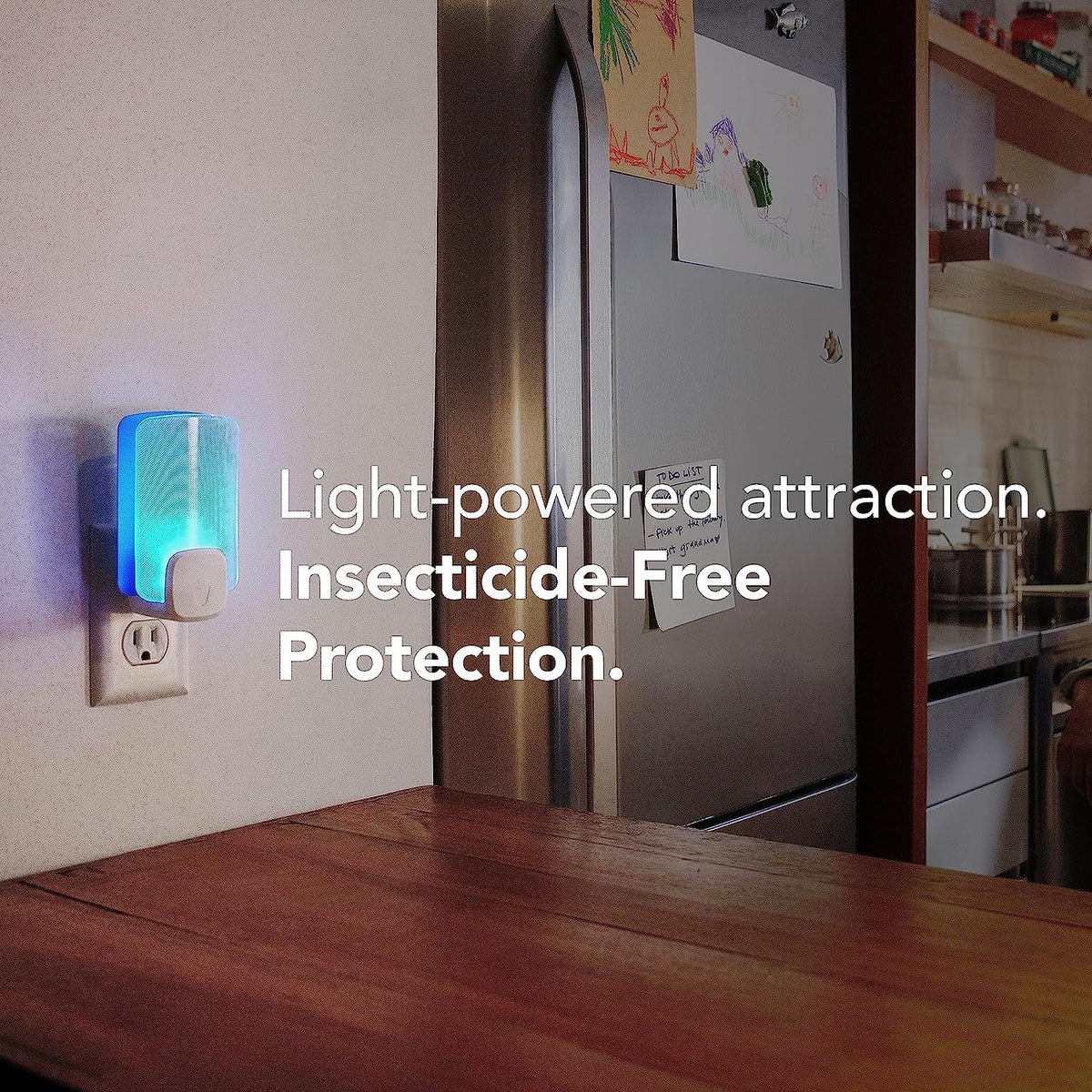 Raid Essentials light attraction glow demonstrates insect-drawing power