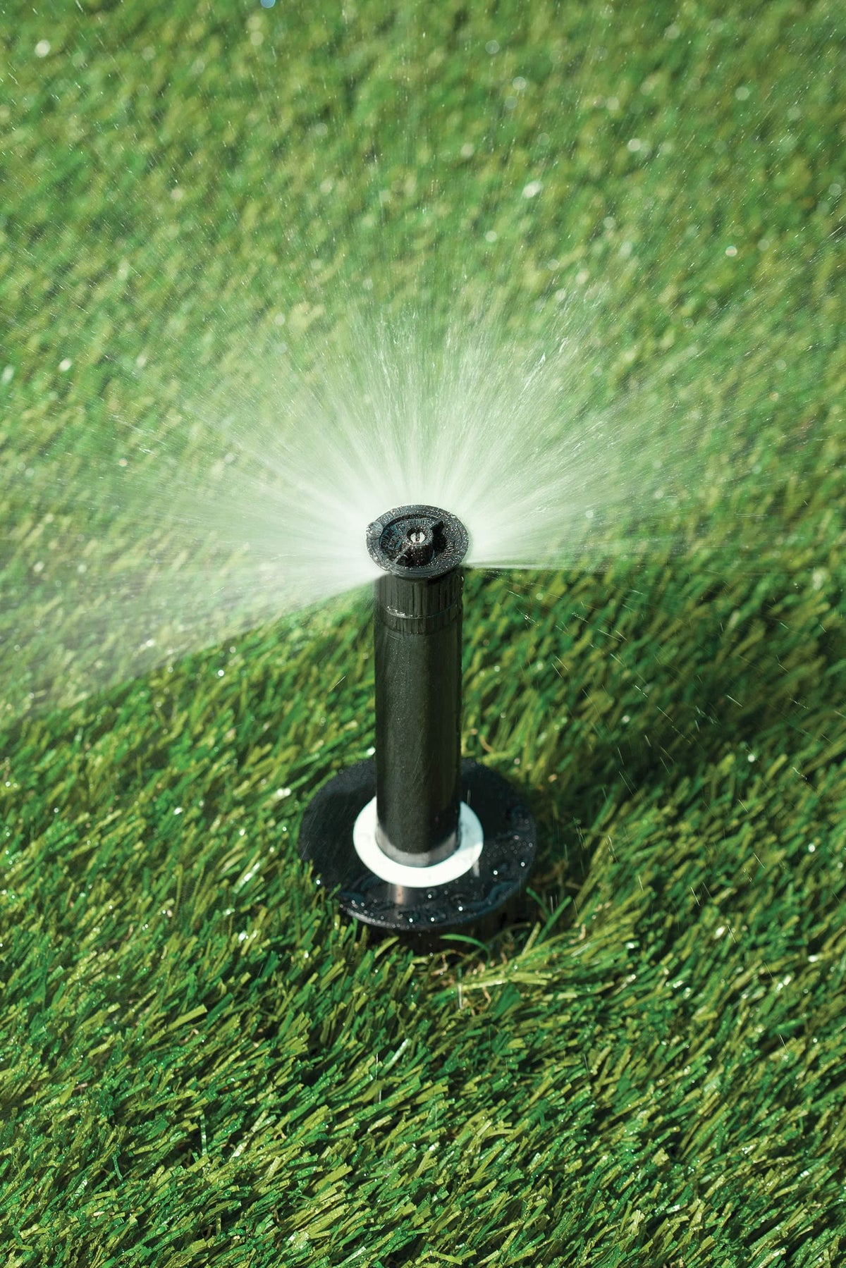 Rain Bird 1804VAN demonstrates adjustable 0° to 360° pattern for irregular areas.
