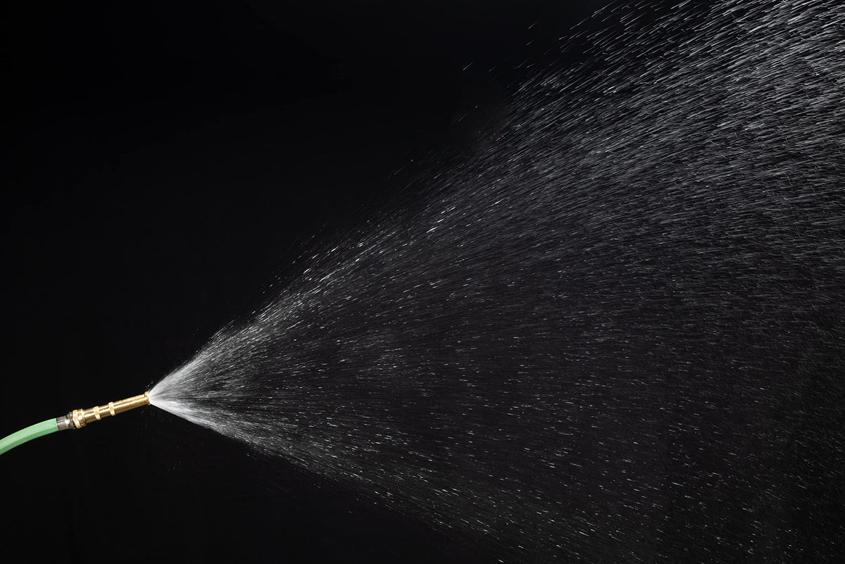 Rain Bird HENZLB5ADJ adjustable spray pattern from mist to jet for various needs.