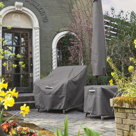 Ravenna protects the entire outdoor furniture set in all seasons.