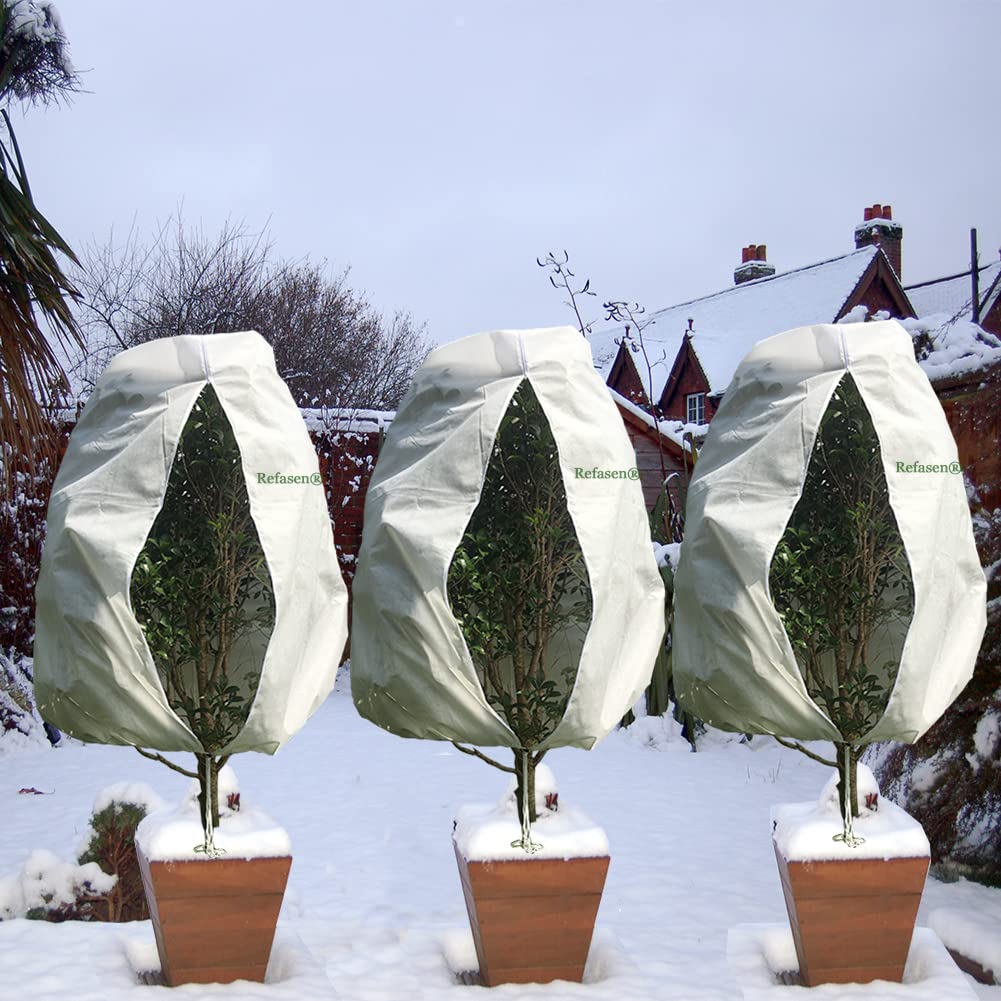 Refasen breathable frost fabric keeps air and moisture near plants
