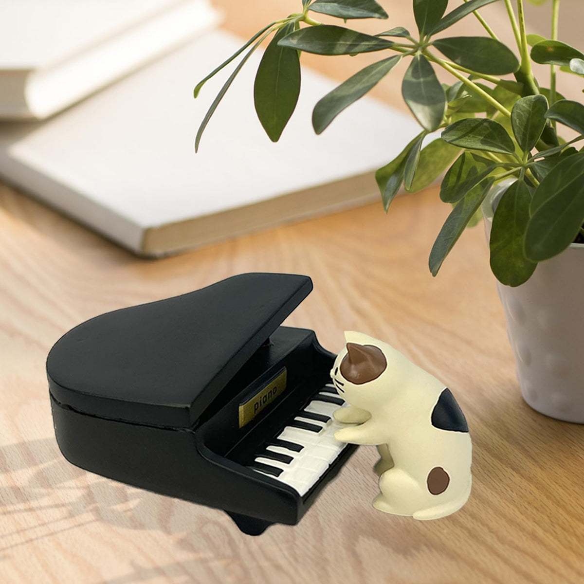 Refintural no-sound piano statue durable resin for long-lasting decor
