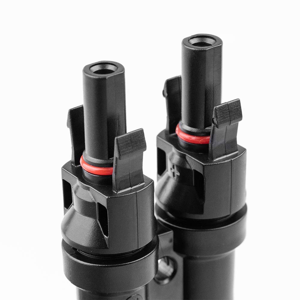 Close-up of Renogy Y-connector showing MMF and FFM contacts for tight connections