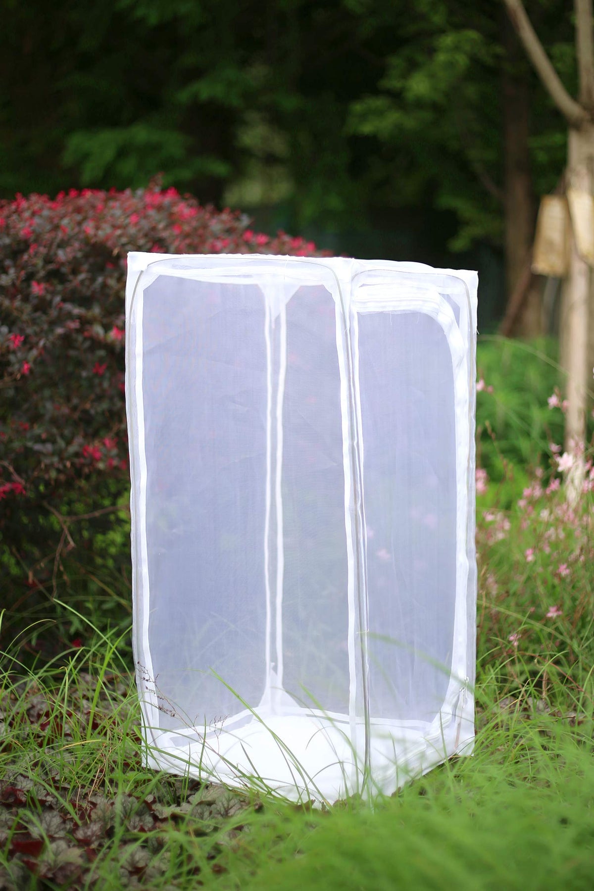 RESTCLOUD monarch habitat airy mesh panels with strong airflow for healthy caterpillar comfort.