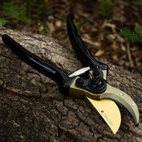 Restmo safety lock keeps blades secure during storage and transport