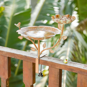 Retrome easy-clean bird bath makes maintenance quick and simple.
