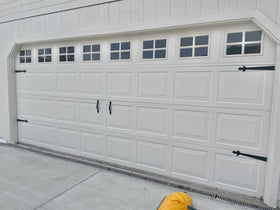 RHULKRUI 32-piece set fits two garage doors for decoration
