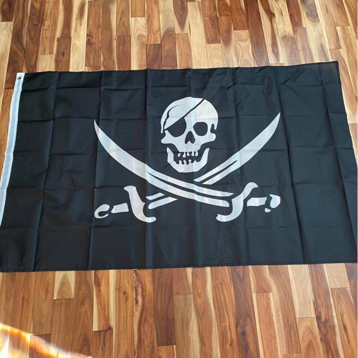 Rhungift pirate broadsword flag showcases vivid colors on durable polyester.