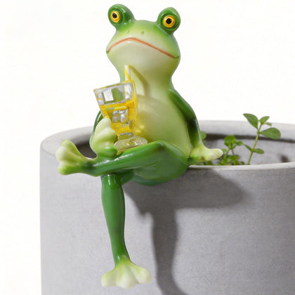 RJVZUKL Sherum Tipsy Frog sits on a pot edge to brighten planters