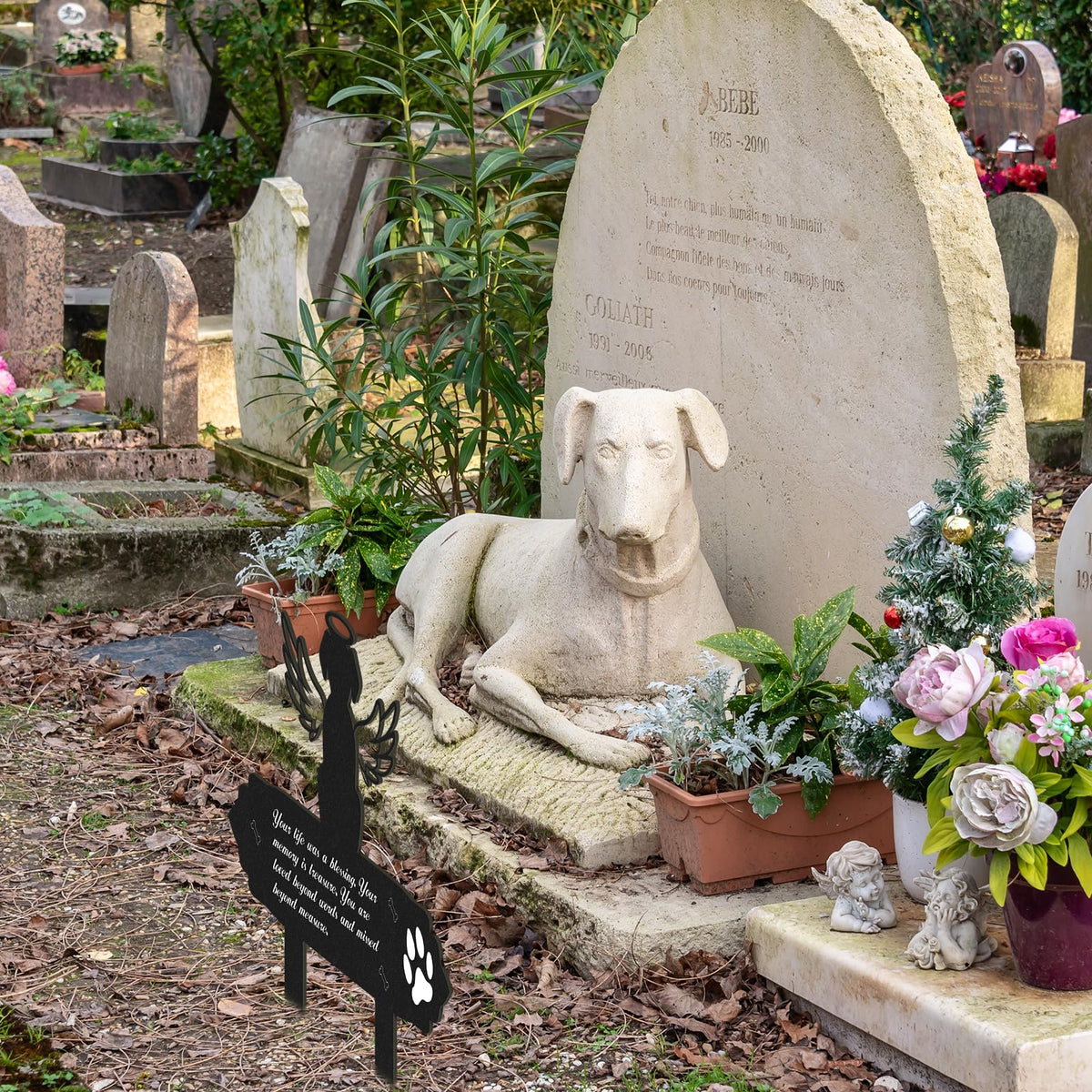 Rngmsi sympathy garden stake helps honor a beloved pet outdoors.