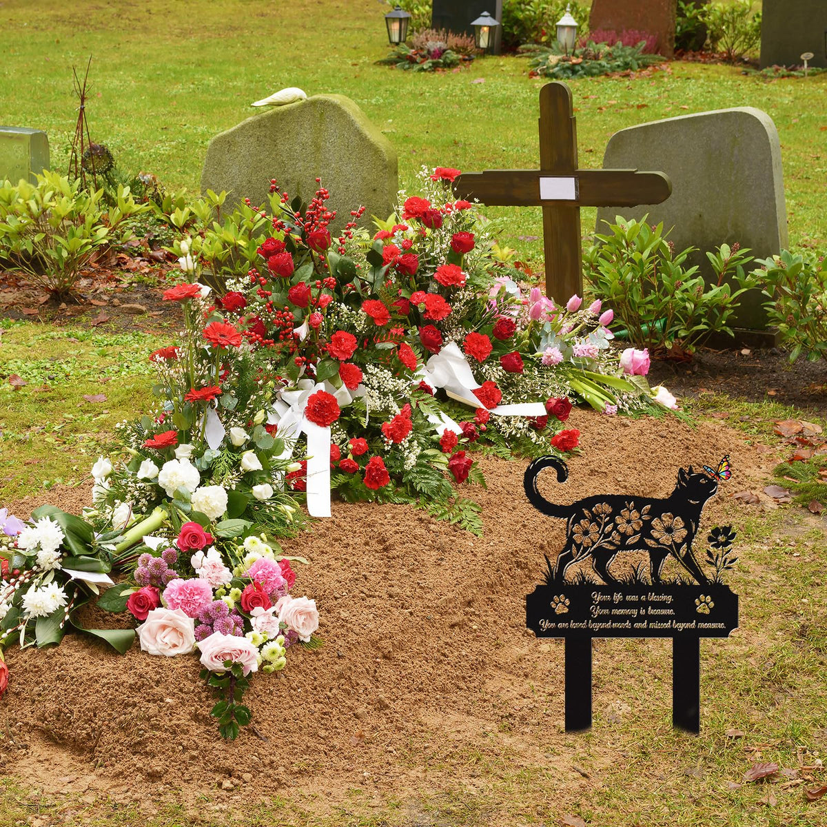 Rngmsi yard memorial stake is easy to install and weather-resistant.