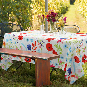 Rodvnyh wind-resistant design keeps cloth in place outdoors.