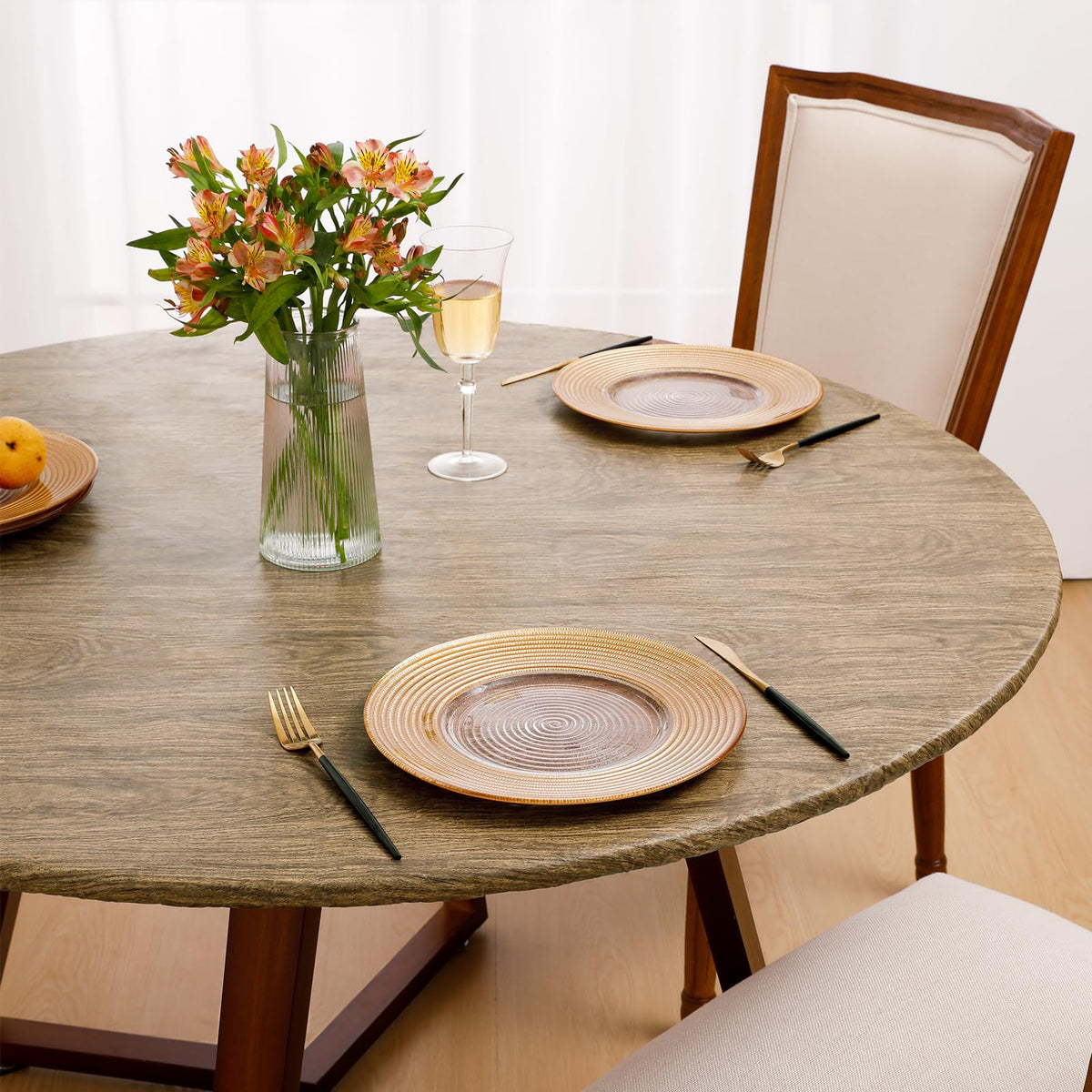 Romanstile outdoor tablecloth in use at a picnic setting