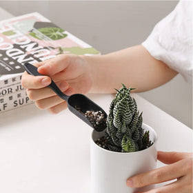 Rongbo compact gardening kit boosts efficiency for plant care