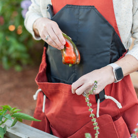 The Roo ergonomic strap keeps weight off shoulders for comfortable all-day use.