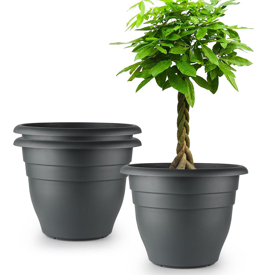 RooTrimmer 16-inch pot top view highlighting spacious planting area and drainage channels.
