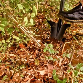 Root Slayer RS223 Nomad Mini compact design fits tight garden spaces.