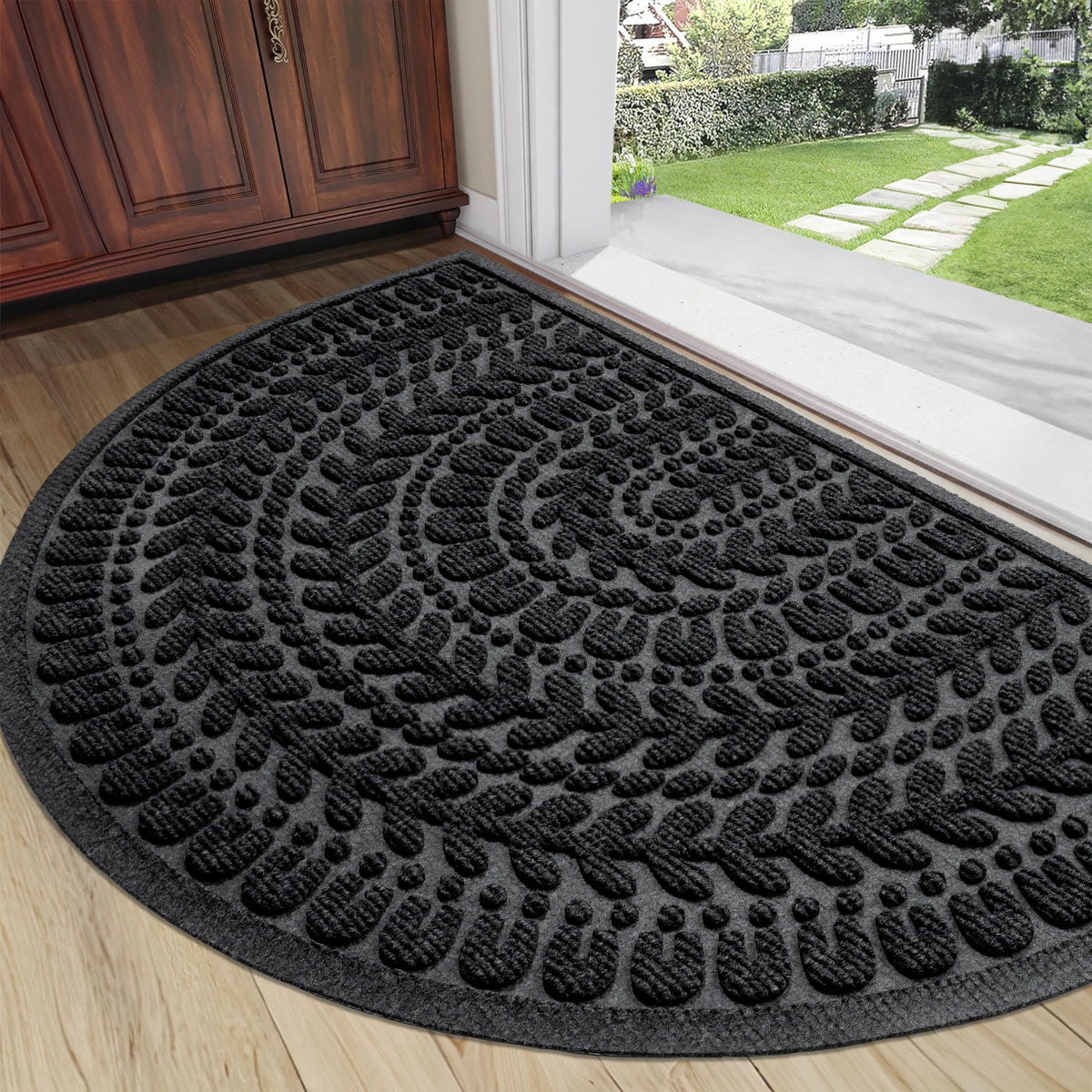 RORA half-circle doormat at the front door with absorbent surface for cleaner entryways.