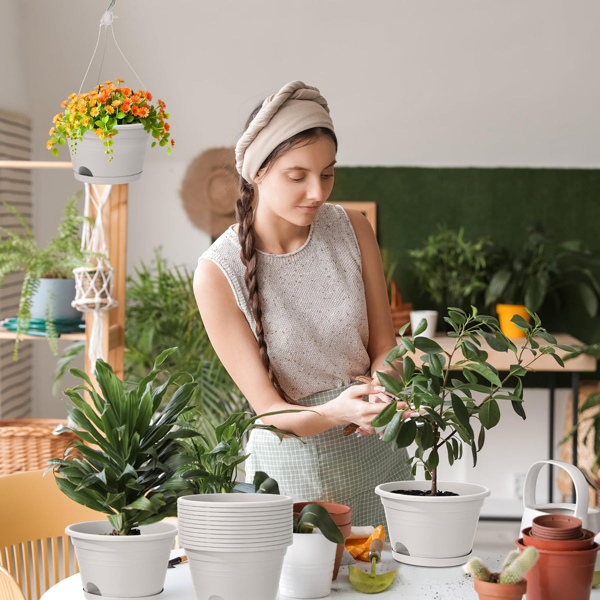 Roshtia 10-inch planters with detachable hooks provide secure hanging.