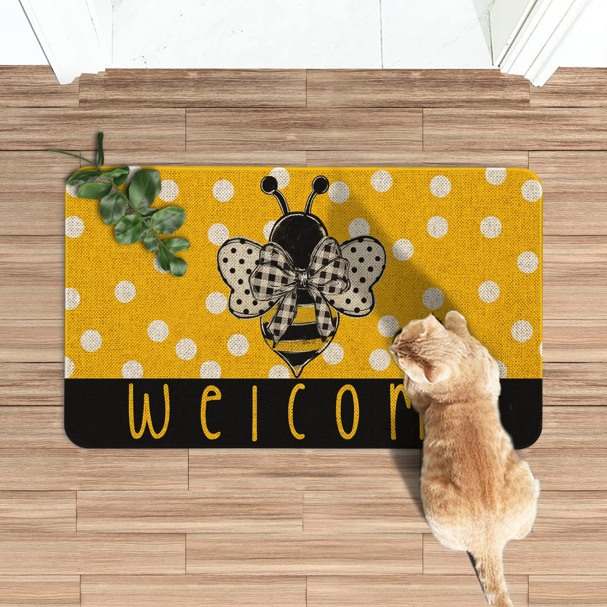 Roszwtit Bee Doormat versatile for indoor and outdoor entry