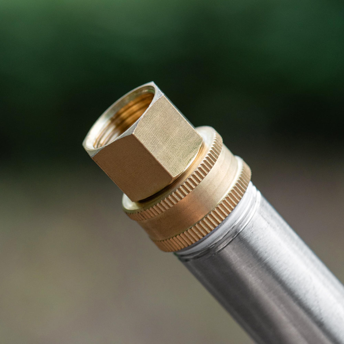 RouLiPouLi includes rubber washers and Teflon tape for sealing.