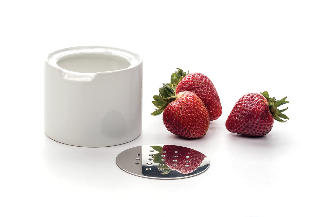 RSVP Endurance dishwasher-safe trap for easy cleaning after use.