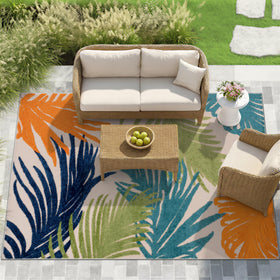 Rugshop Lucca weather-resistant design keeps colors bright outdoors.