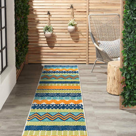 Rugshop Marbella easy-care close-up shows lightweight, roll-out convenience.