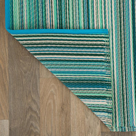 Rugshop patio-deck camping-use rug ready for outdoor spaces and travel.