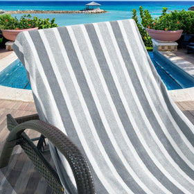 Ruikyhom towel cover highlights pockets design for belongings at hand.