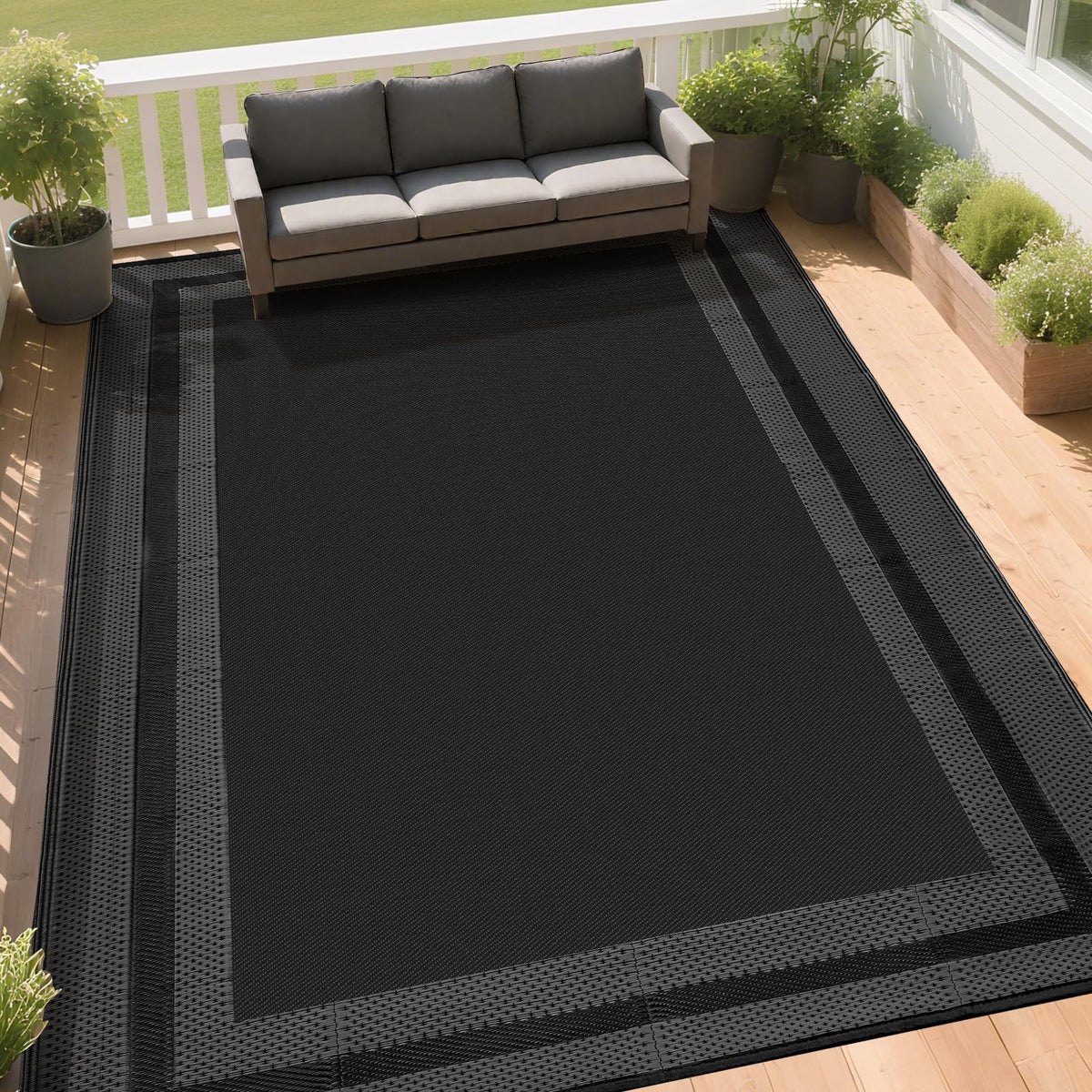 RURALITY UV-resistant material protects colors on decks and balconies.