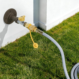 Rushare quick-connect system connects in seconds for convenient outdoor cooking setups.