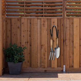 RUZUO sturdy hooks keep pool skimmers and towels in reach