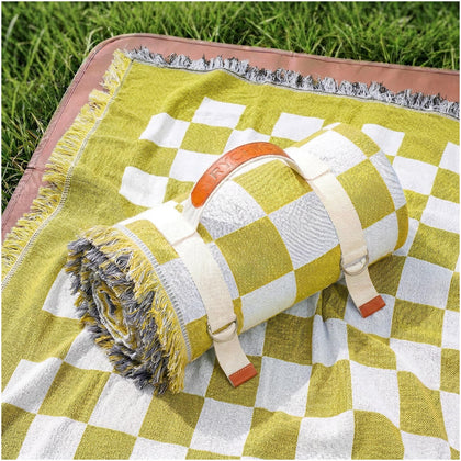 RYCHIC 2in1 blanket folded for easy transport and storage, ideal for car trips.