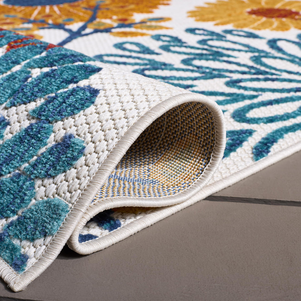 SAFAVIEH Cabana rug in cream-red, perfect for sunroom or deck décor