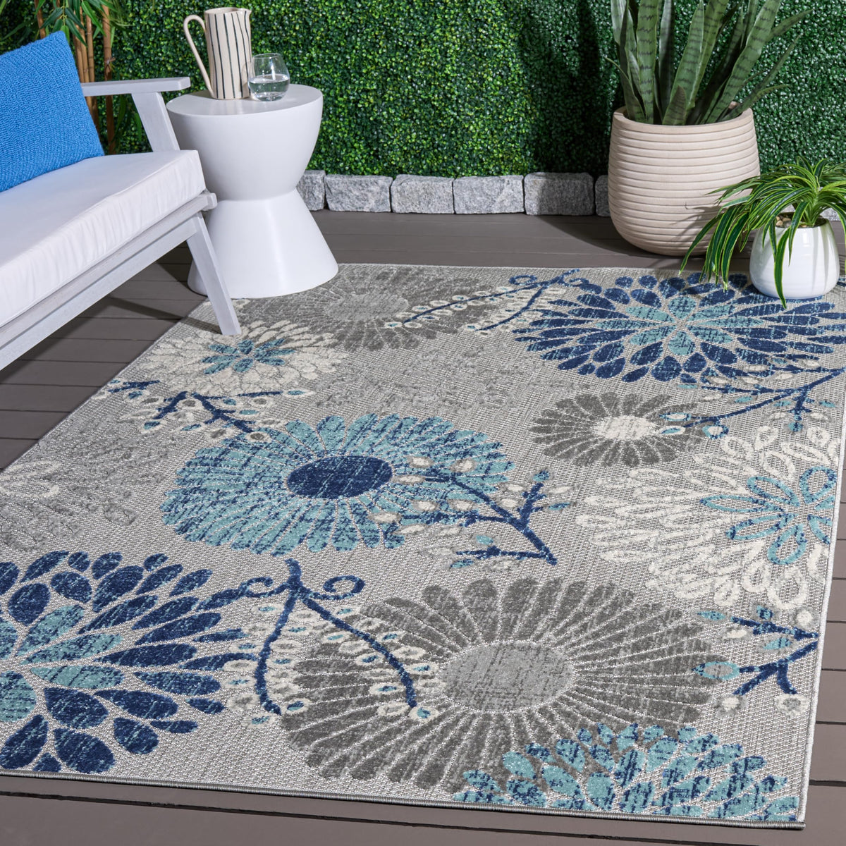 SAFAVIEH Cabana outdoor rug pattern close-up showing durable weave.