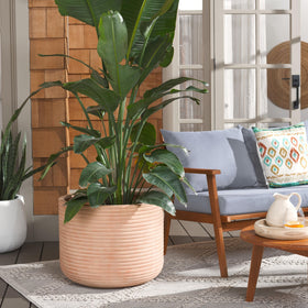 SAFAVIEH Nardo planter front view shows textured cement finish for outdoor elegance