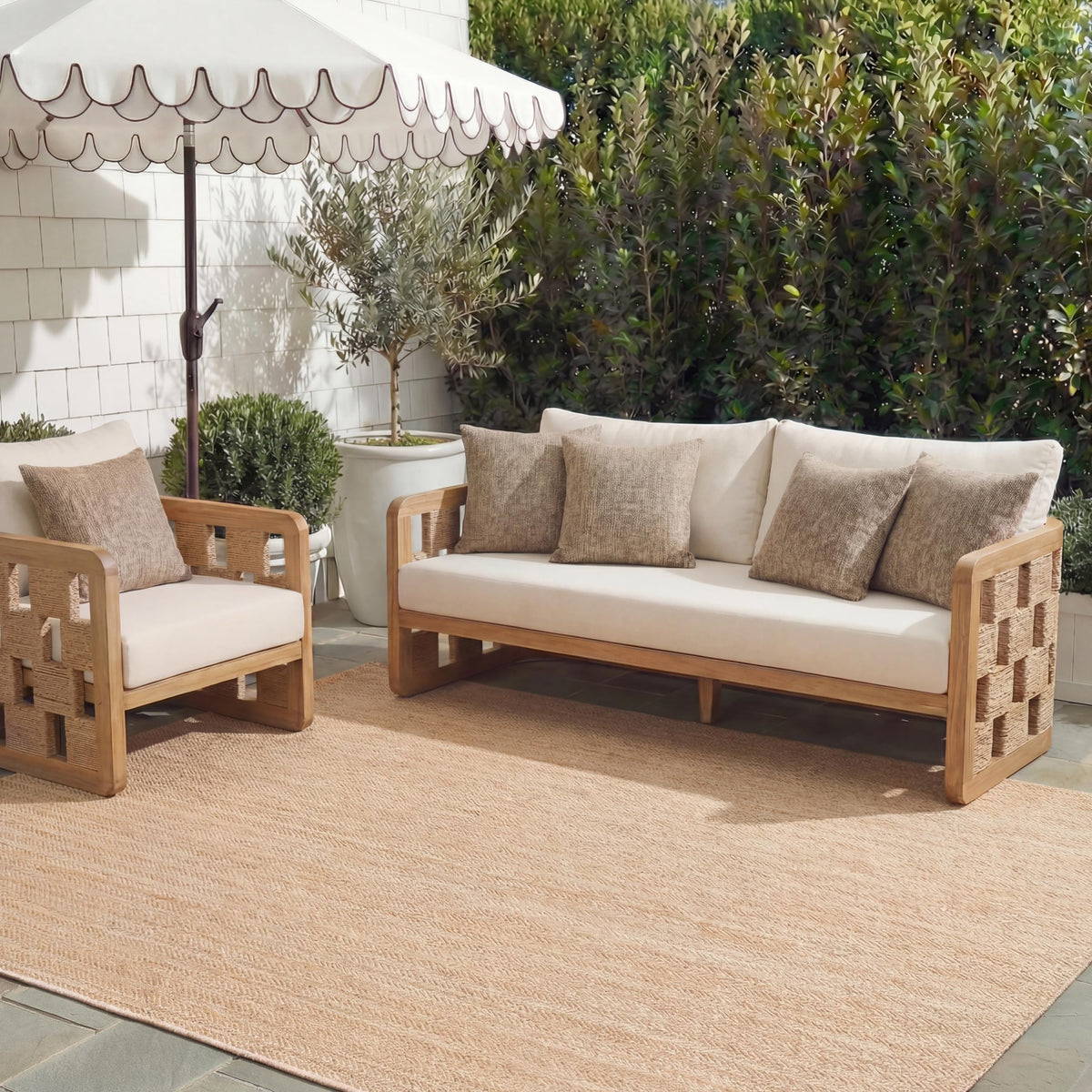 Safavieh Courtyard rug 8x10 natural-cream, easy-care for patios.