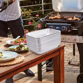 Sageme 28 oz capacity keeps grease contained for easy post-grill cleanup.