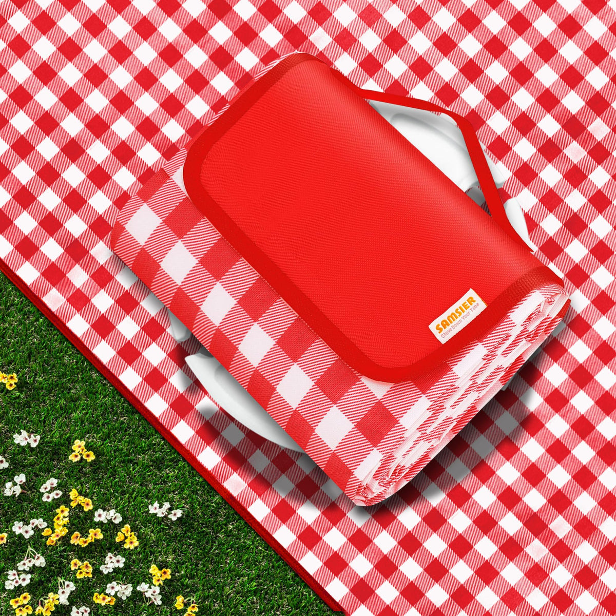 SAMSIER outdoor picnic blanket unfolded to 80x80 inches, ideal for family picnics and spacious seating.