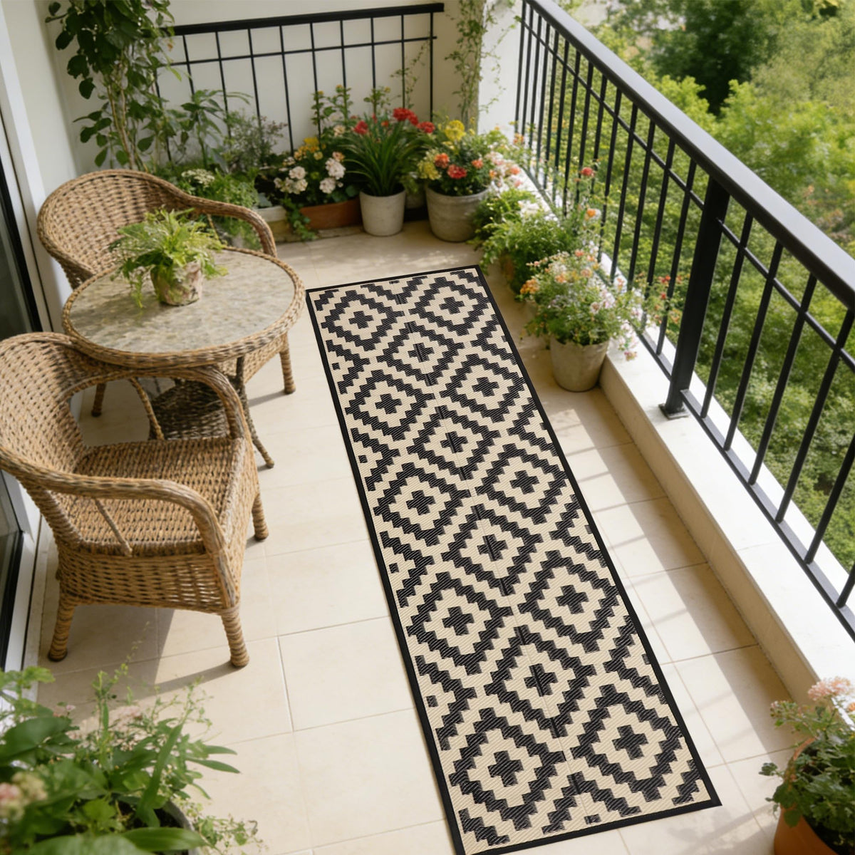 SAND MINE all-weather rug – UV coating resists fading in sun