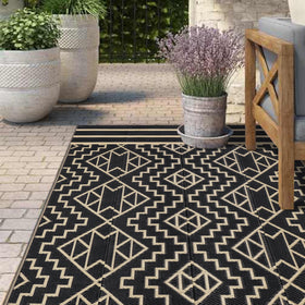 SAND MINE foldable rug for easy storage after outings