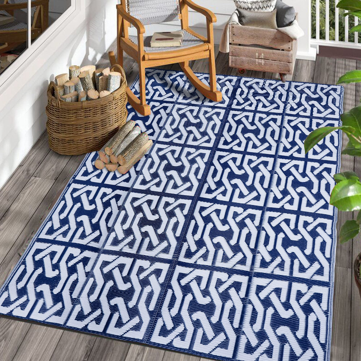 SAND MINE UV-stabilized outdoor rug resists fading in sun
