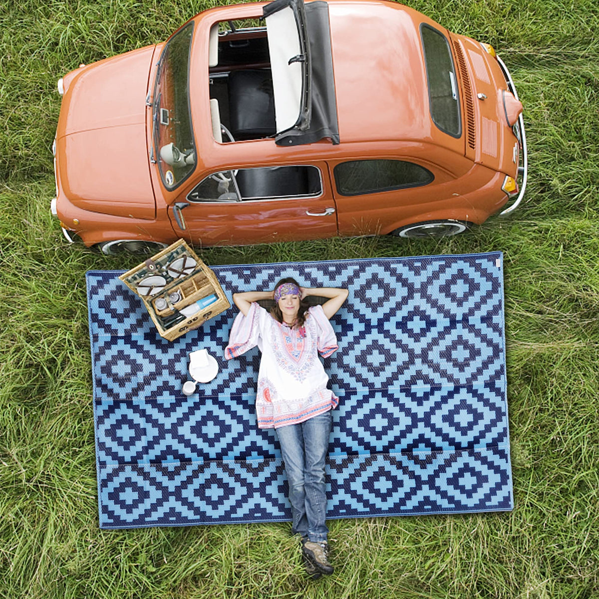 SAND MINE UV-stabilized rug protects color on sunny patios.