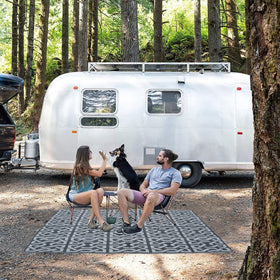 SAND MINE UV-stabilized rug resists fading in sunny conditions.