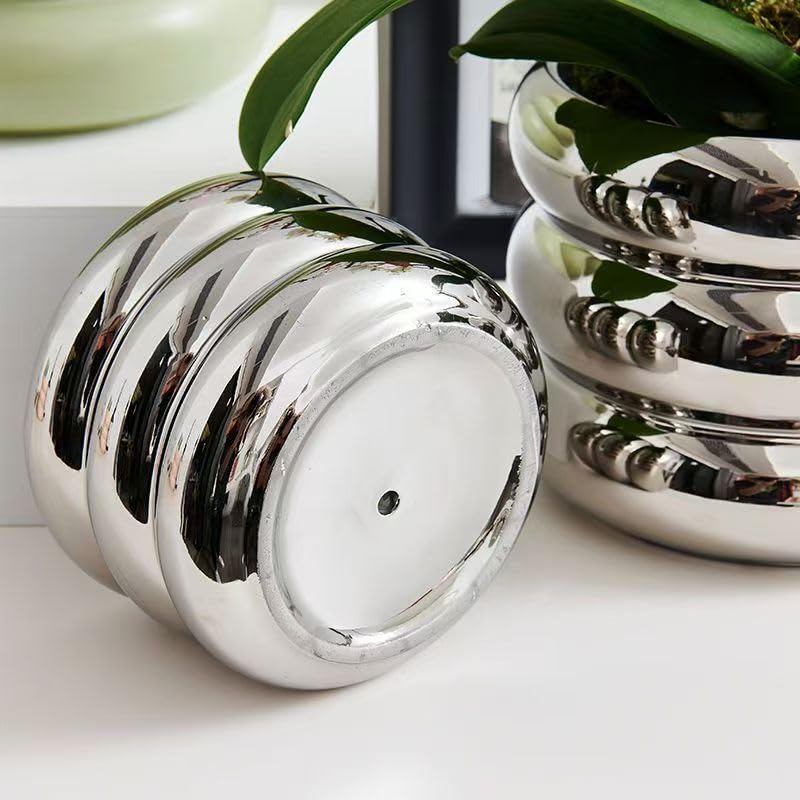 SANDYBAYTAS silver-finish pot, durable ceramic for indoor use on desks or shelves.