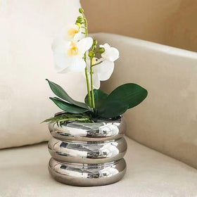 SANDYBAYTAS tiered bubble-design pot, silver finish, enhances modern living spaces and plant displays.